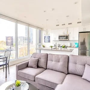 Upscale 3br - Minutes From High Park Apartment
